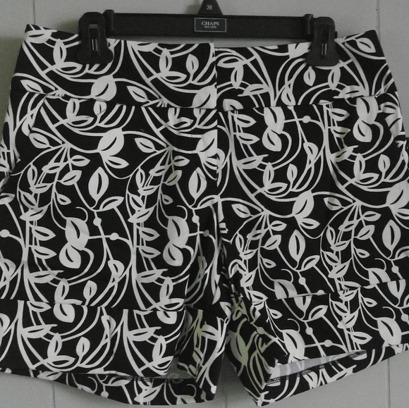 NWT Tribal Short - Picture 1 of 4
